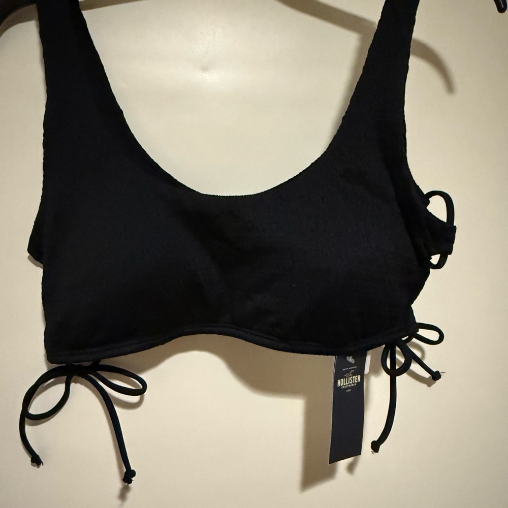Hollister Black Women's Bikini Top, size lg NWT